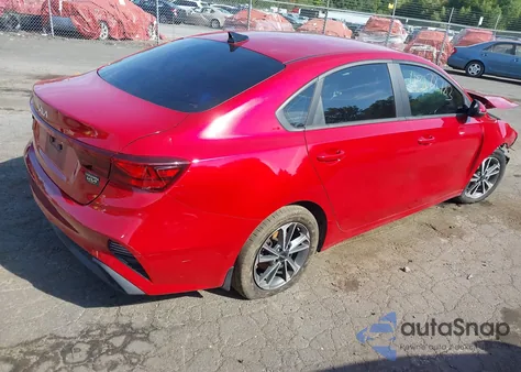 2024 Kia Forte Lxs z USA, uszkodzony, nr VIN 3KPF24AD5RE777470